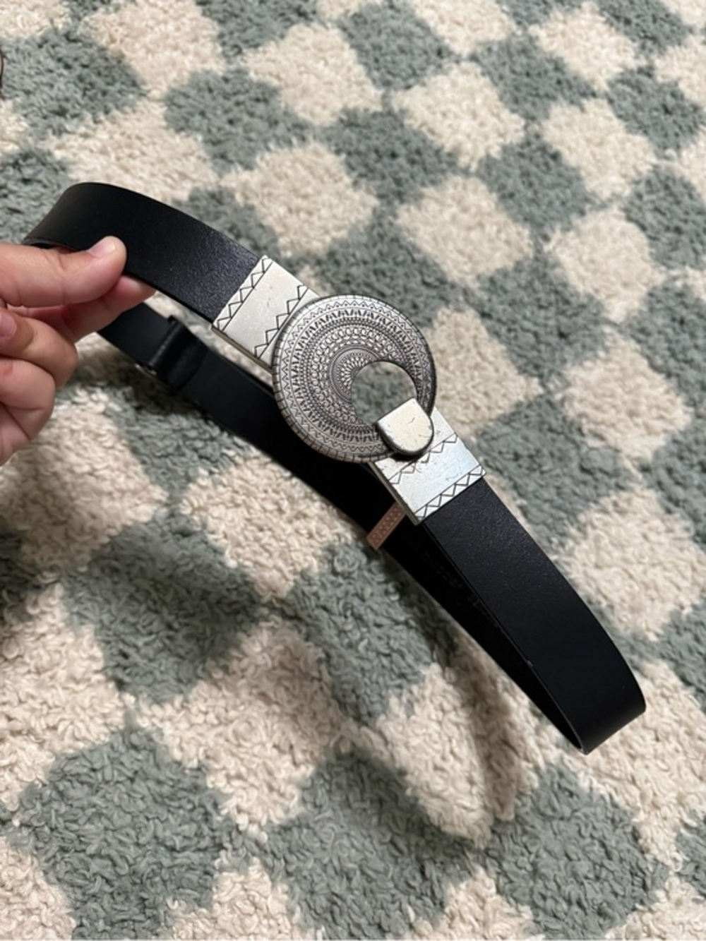 Chico’s Leather Belt Black Large Circular Silver Tone Etched Hook Buckle Small